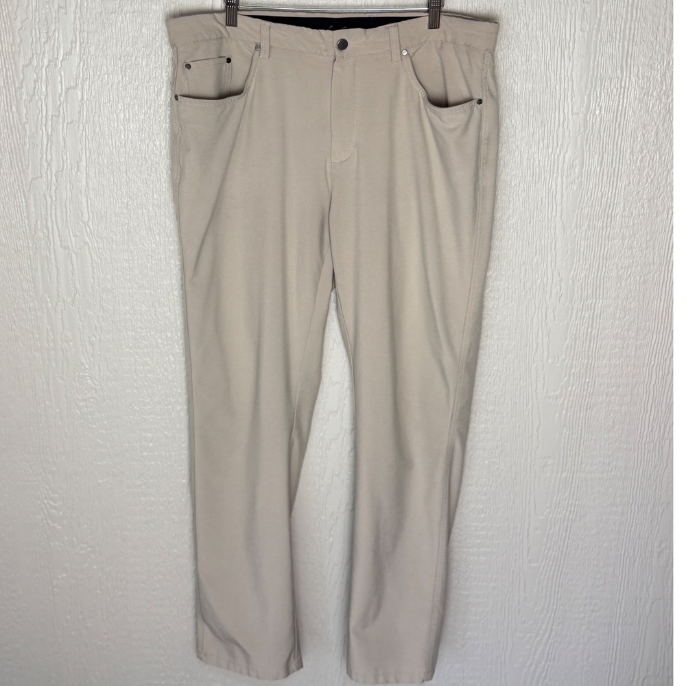 Greg Norman Shark Mens Golf Pants 36x30 Tan Khaki Performance Stretch 5-Pocket